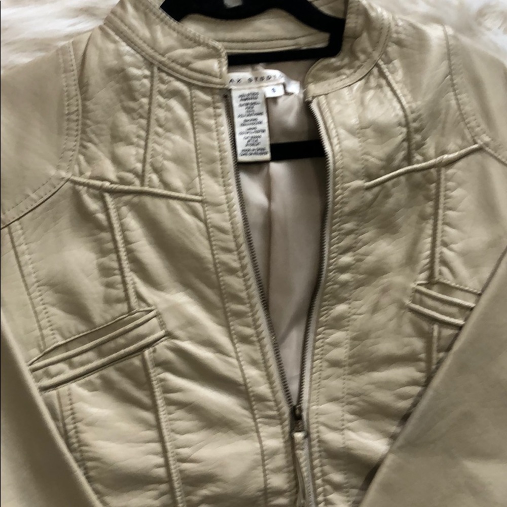 jacket - Picture 2 of 4